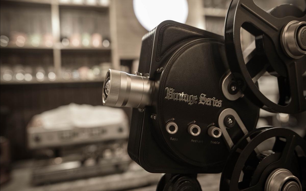 瞬间提升客厅格调，电影1895电影机体验