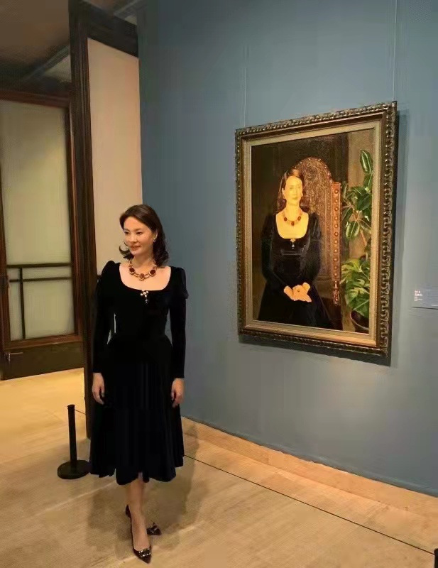 央视刘芳菲身材,央视美女刘芳菲照片图文