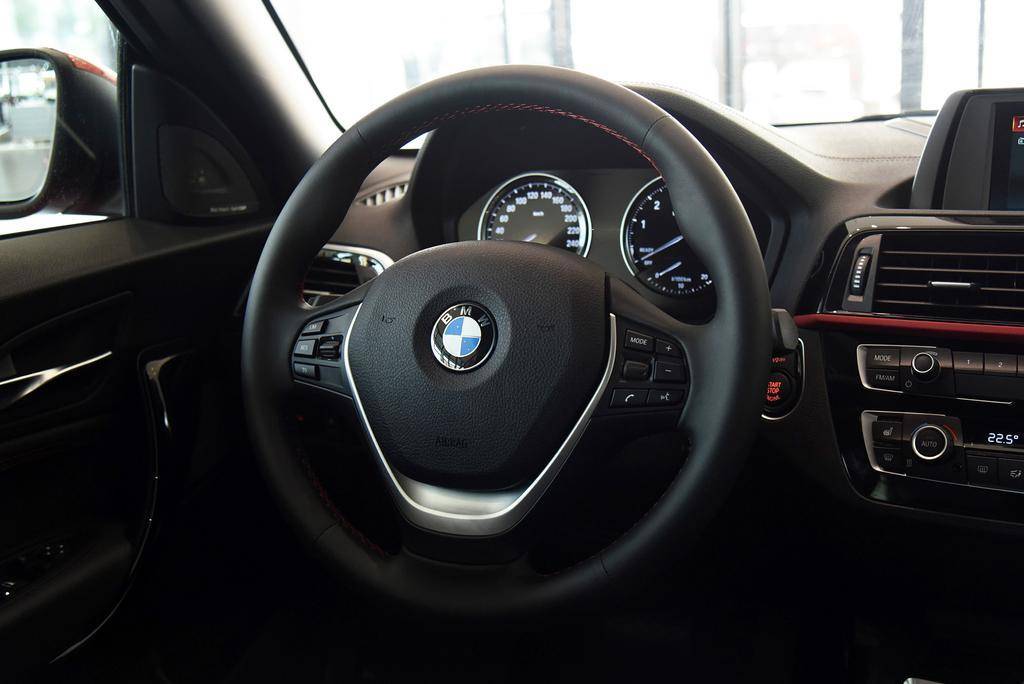 宝马225i四门2023款用车体验,宝马225i双门轿跑2023用车体验