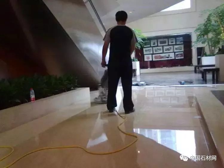 大理石楼梯打磨抛光,大理石抛光打磨教程