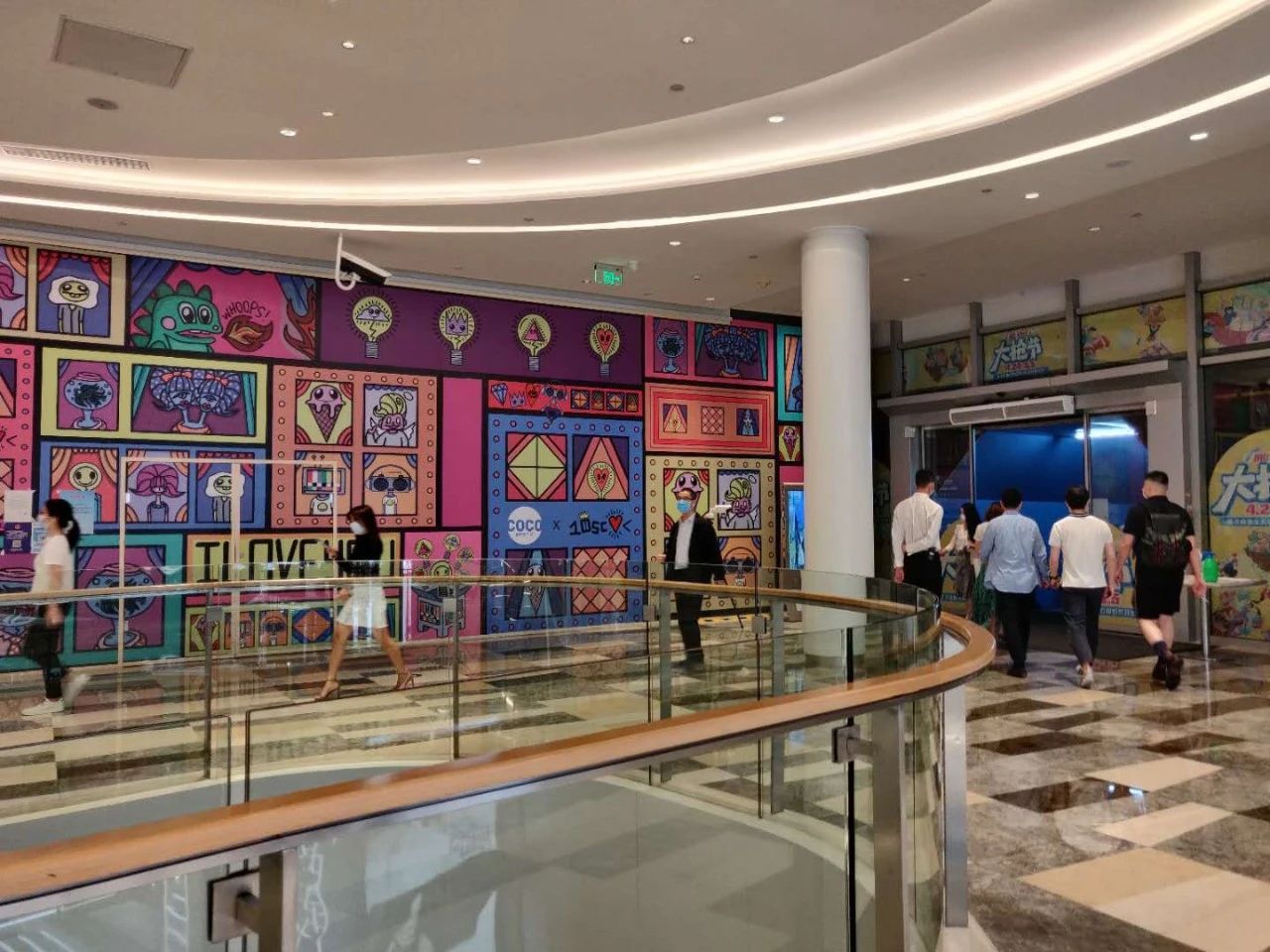 商场人流量明显下滑,商场人流量太差