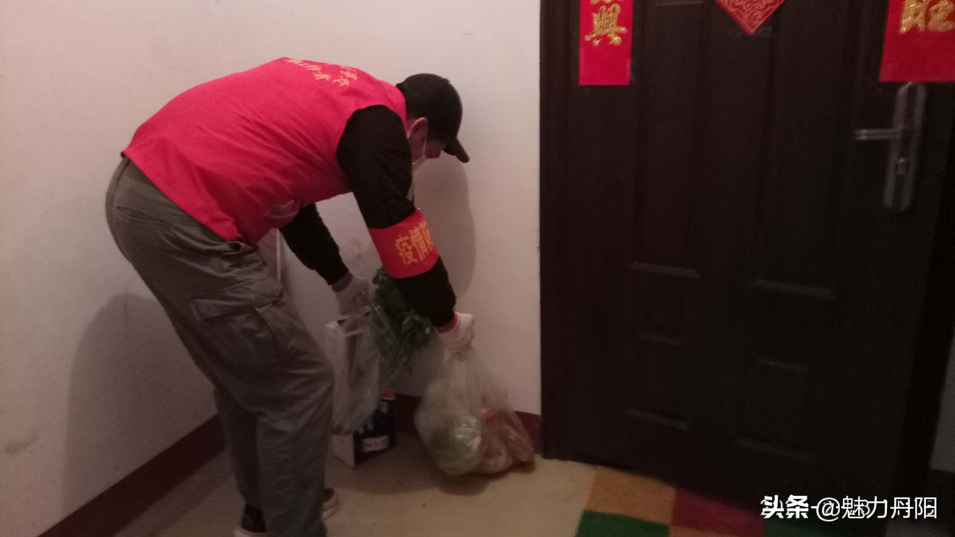 【抗击疫情丹阳在行动连续报道八十一】丹阳路社区：暖心服务送门前，人员隔离心相连