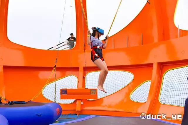 乘坐皇家加勒比邮轮太阳光光谱号,黄晓明皇家加勒比海洋光谱号