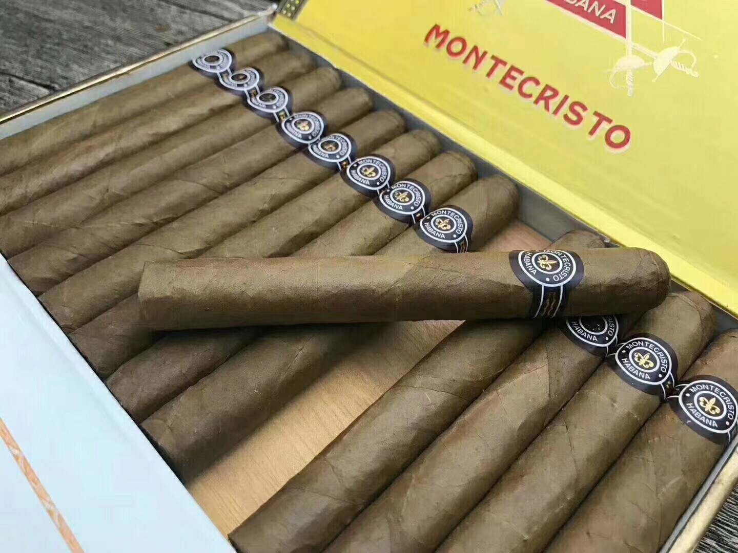 一般抽进口雪茄选择哪几个款,新手入门雪茄哪个牌子好又便宜