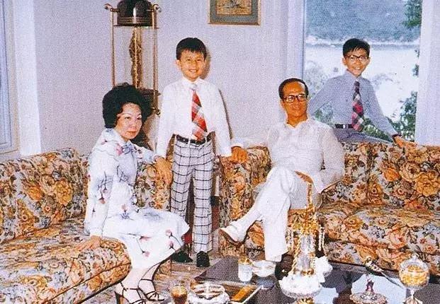 李嘉诚一个人的房产投资,坐拥2400亿的李嘉诚