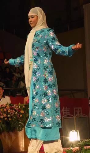 云南少数民族服饰图片,最好看的云南民族服饰