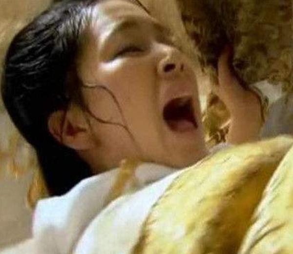 接生婆助产婴儿,接生婆接生宝宝