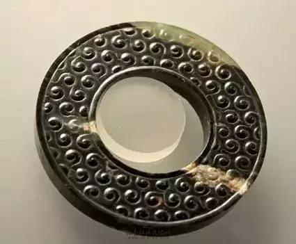 玉有五色沁胜得十万金什么意思,玉有五色沁胜得十万金是什么意思