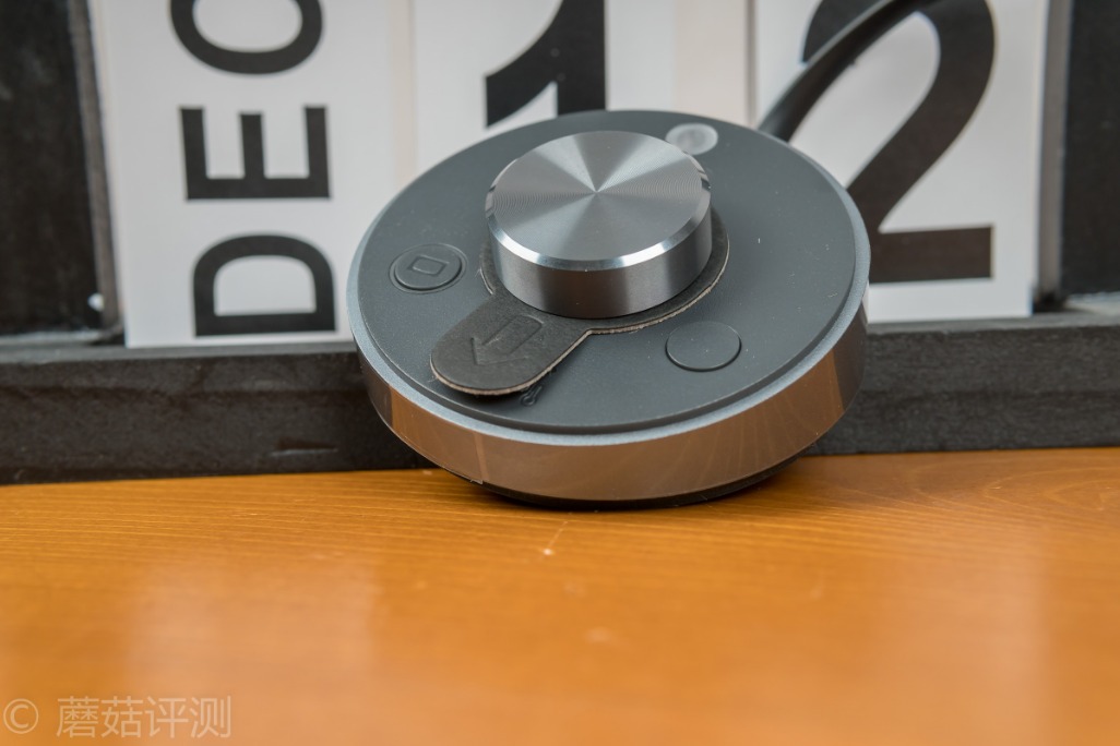 明基screenbar屏幕挂灯效果,明基显示器屏幕挂灯