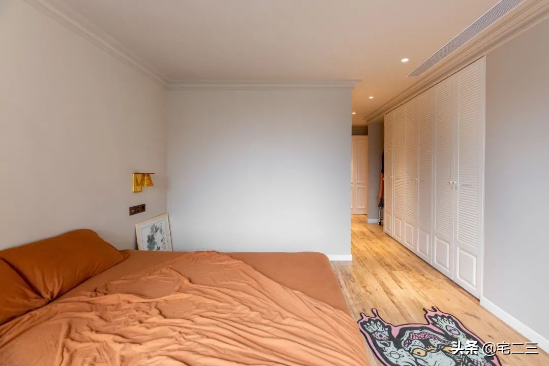 霓虹灯下，他们的“摇滚之家”