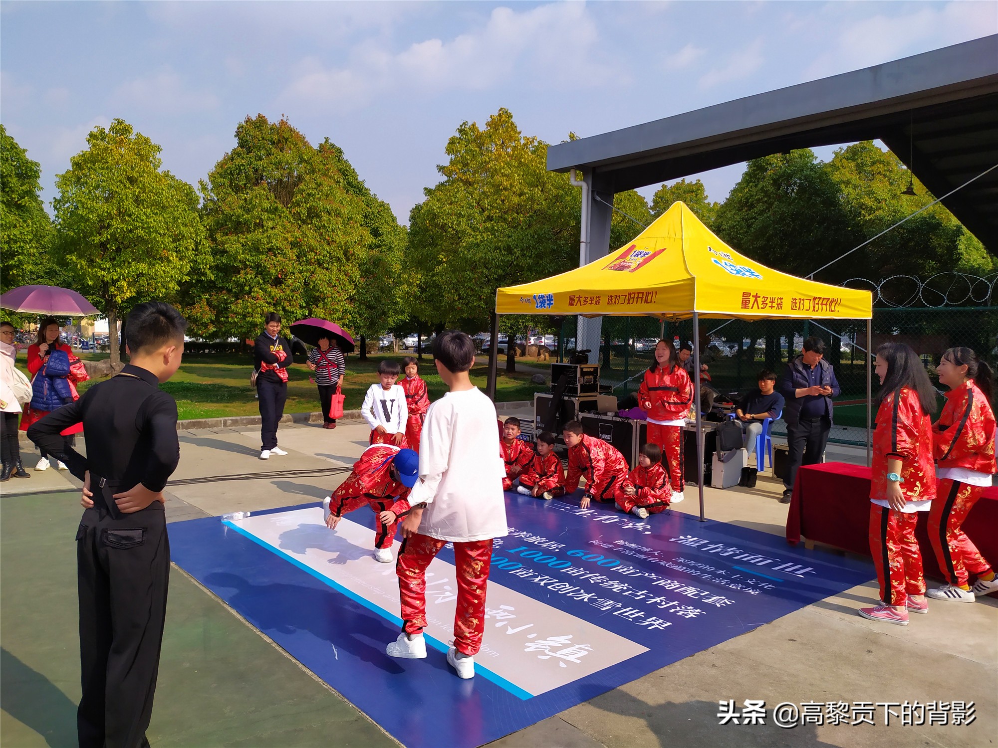 云南腾冲偶遇篮球赛顺便看看腾冲的体育设施如何？