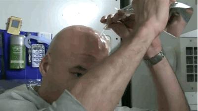 39张搞笑车祸动图,交通事故搞笑gif动图