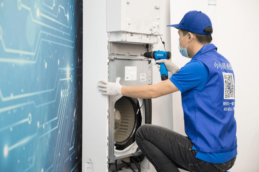 空调坏了找师傅修,空调坏了要维修师傅修理