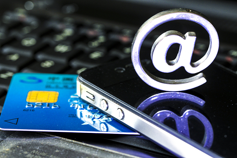 浦发信用卡万用金利息能退还吗,浦发银行信用卡10万逾期会坐牢不