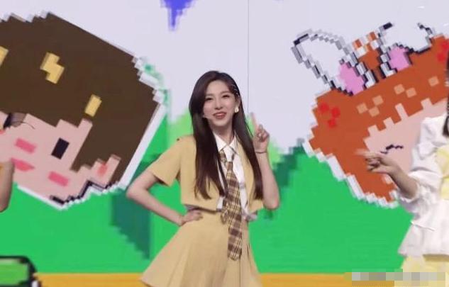 马凡舒：央视最美女主持，堪比王冰冰，被誉为“董卿接班人”