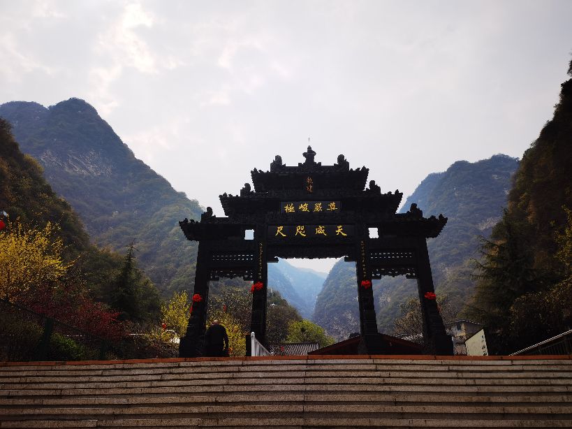 华山的五座峰分别可以干什么,华山一日游登山攻略图片简单