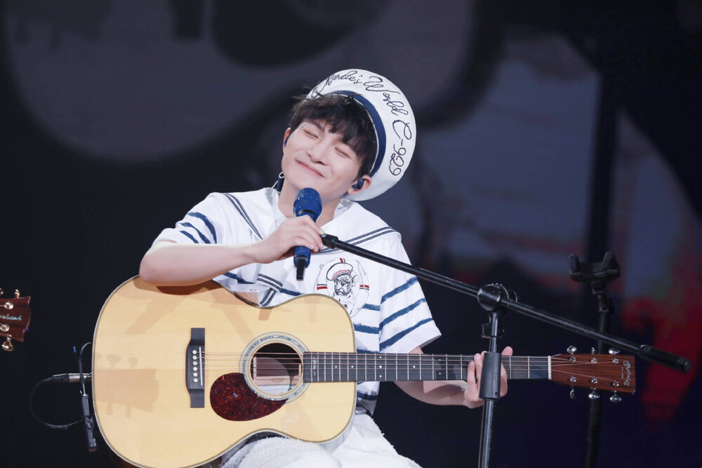 周深让人听哭了,周深的十个神级现场