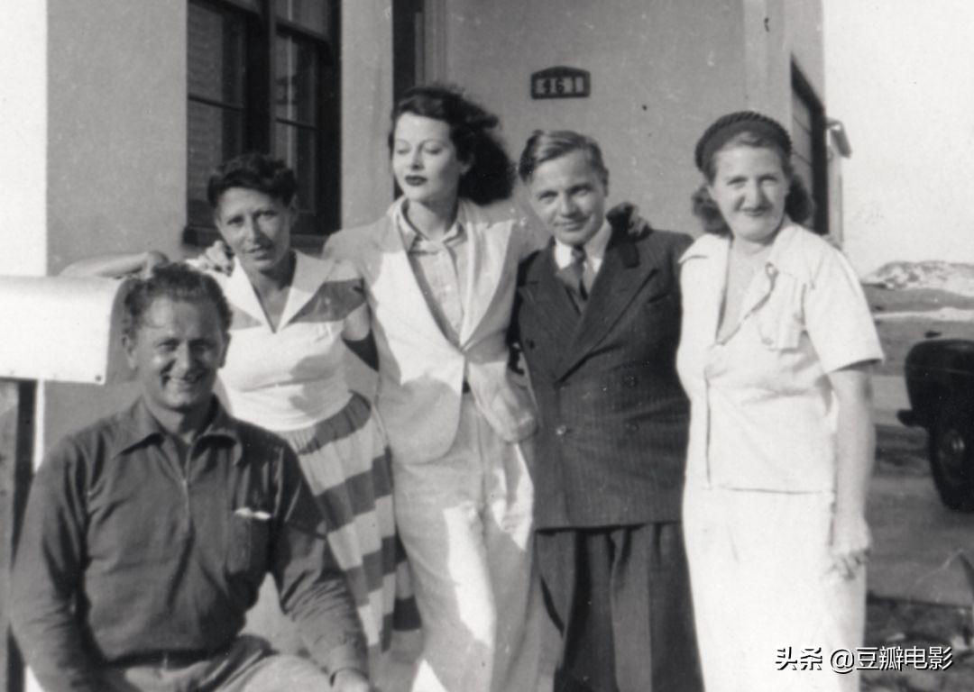 首位全裸出镜,这好莱坞*星艳**竟是wifi之母《*物尤**:海蒂·拉玛传》