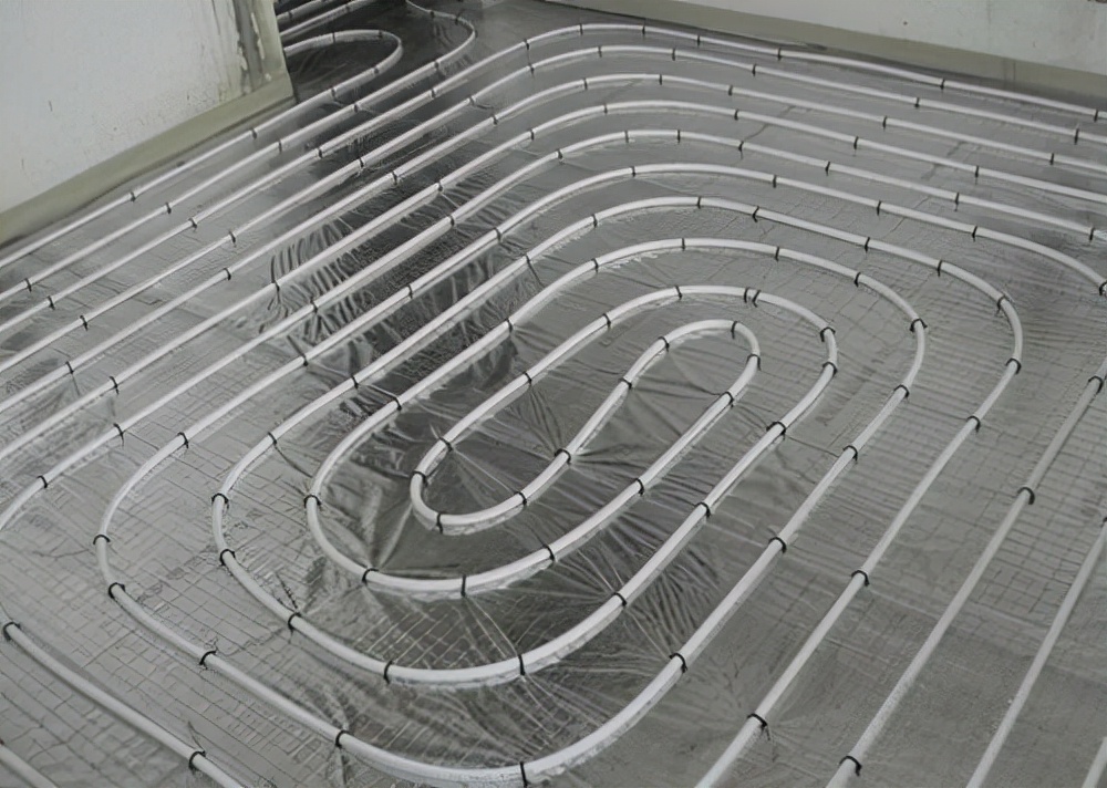 地暖漏了怎么查漏水点,水电暖维修人员遇到地暖漏水咋办