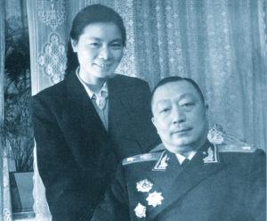 十大元帅中学历最高，29岁娶19岁娇妻，聂帅一生一世只爱一人