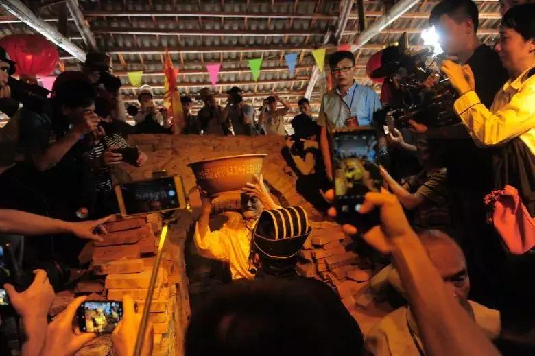 坭兴陶钦江古龙窑,钦江古龙窑开窑底款