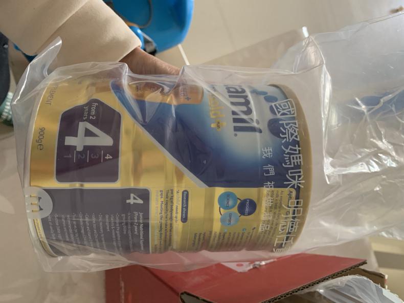 爱他美奶粉金装跟白金有什么区别,爱他美奶粉和白金版区别