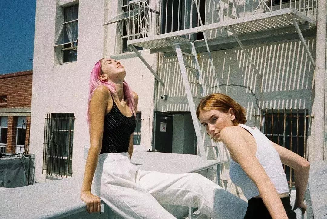 瘦小个穿什么裤子好看,瘦小个子穿什么版型的服装