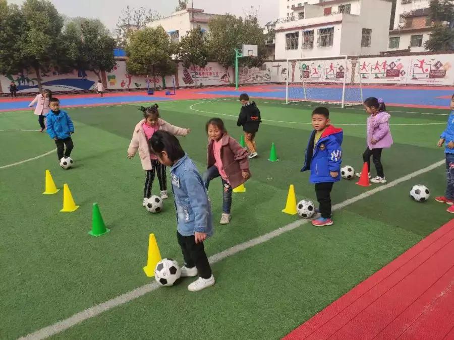 幸福小学举行校园足球联赛,邓州市校园足球比赛