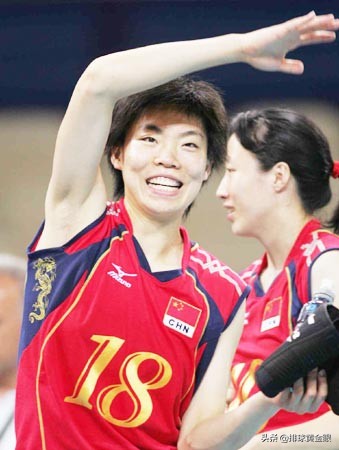 女排名将与8岁小男孩互动,女排名将全家福曝光