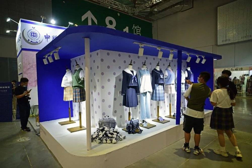 直男爱老婆吗,直男爱御姐吗