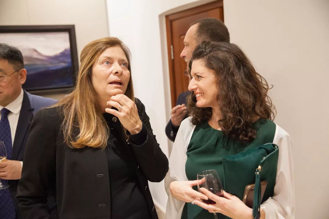 纯真、宁静与美——中马女画家对话展在马耳他中国文化中心举行