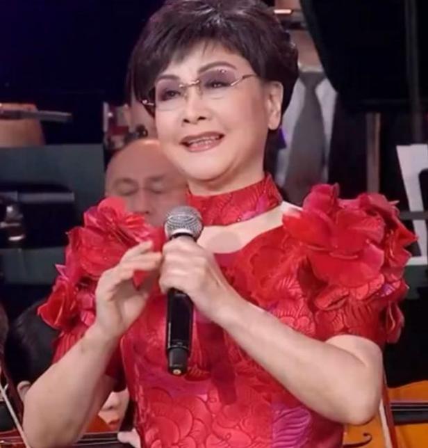 李谷一和二婚丈夫照片,一婚嫁恩师二婚嫁王刚视频