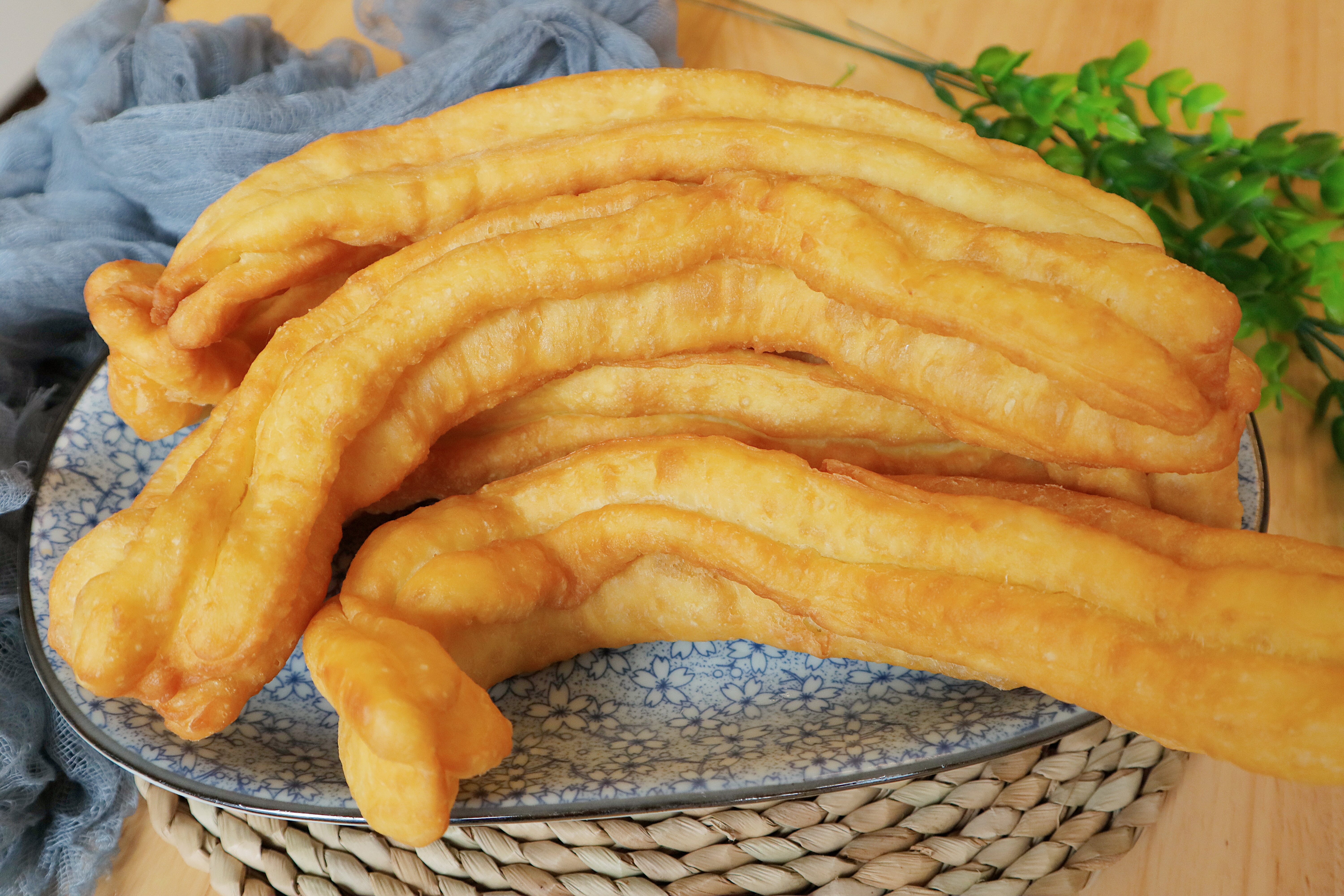 外面卖的油条制作方法完整教程,专业油条制作方法完整教程