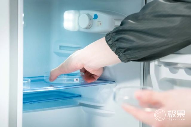 笔记本电脑抗蓝光和护眼屏的区别,防蓝光护眼电脑屏幕真的能有效吗