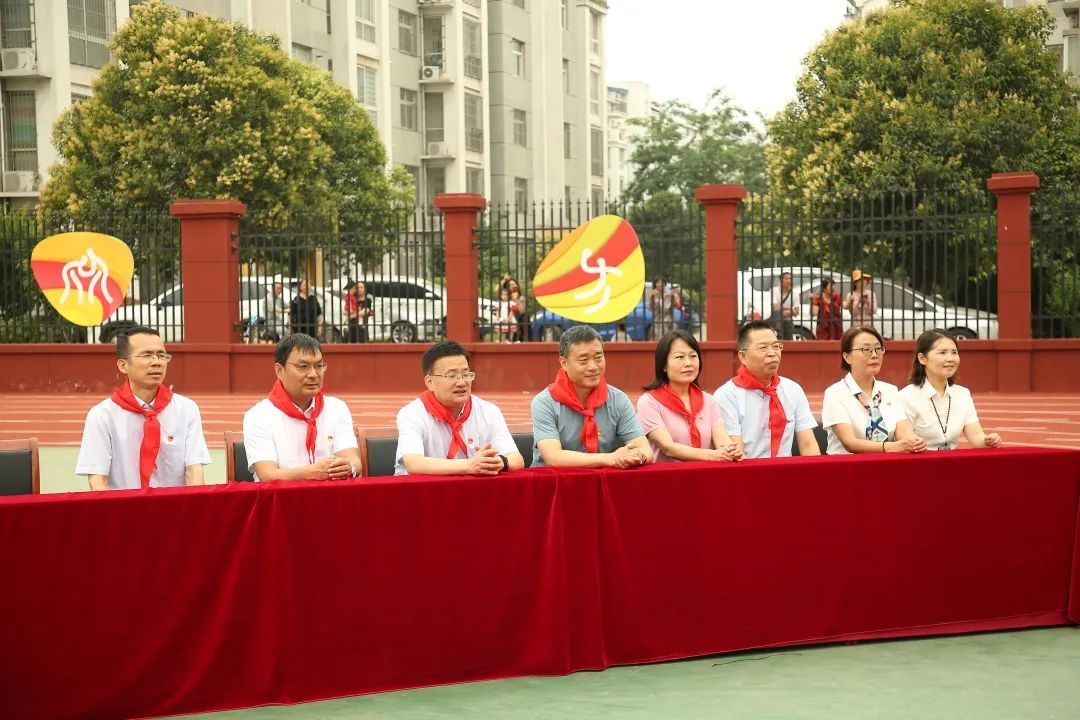 洛龙区第一实验小学学府校区“童心向*党**，梦想起航”游艺节活动