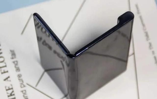 华为matexs屏幕小裂纹,华为matexs碎屏险多少钱