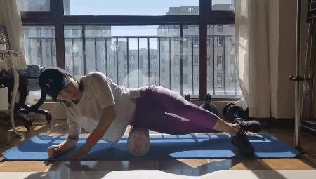 臀腿塑形5个动作拥有迷人臀腿,臀型怎么变假胯宽