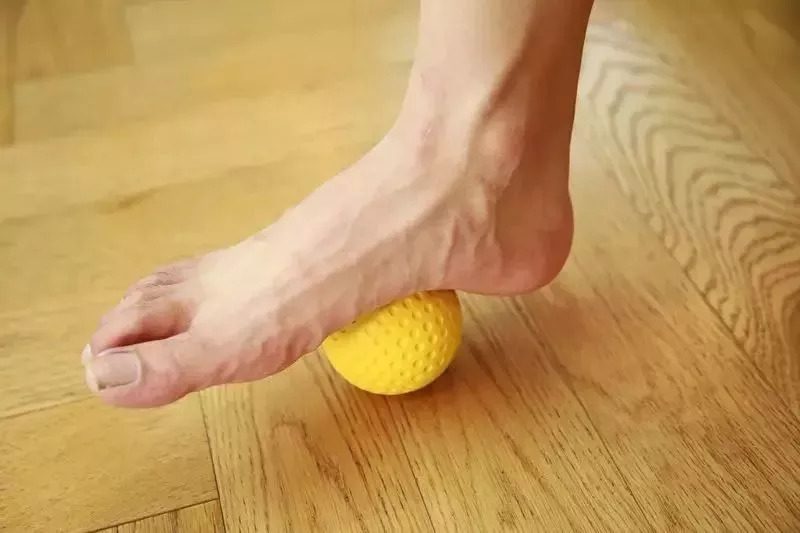 扁平足的腿型怎么改善,扁平足导致腿粗怎么办