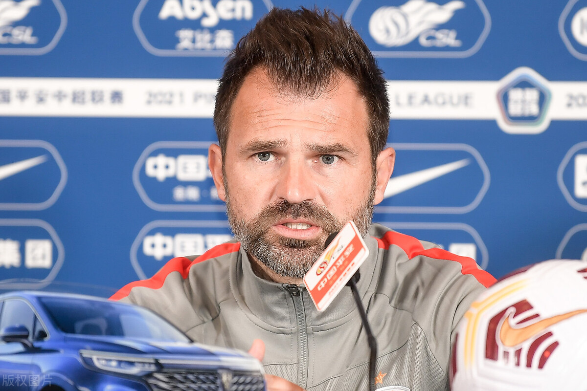 崔康熙要如何带申花走出困境,申花和山东赛后崔康熙记者采访