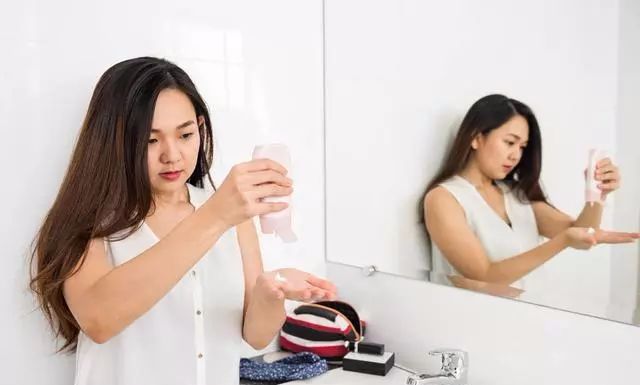 名门泽佳315：化妆后长痘怎么办？注意好这几点很重要