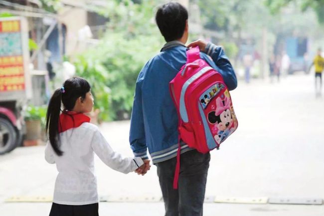 接送孩子上下学难题怎么解决,解决家长接送难