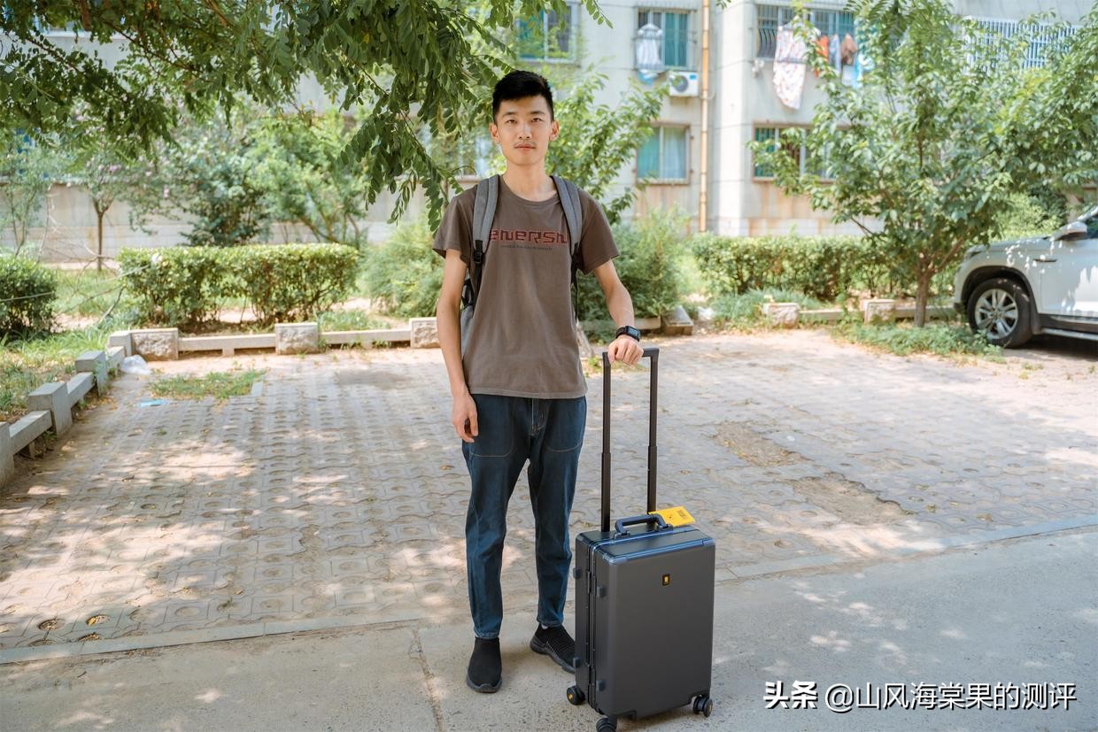 地平线八号行李箱个性装扮,地平线八号行李箱如何鉴定为正品