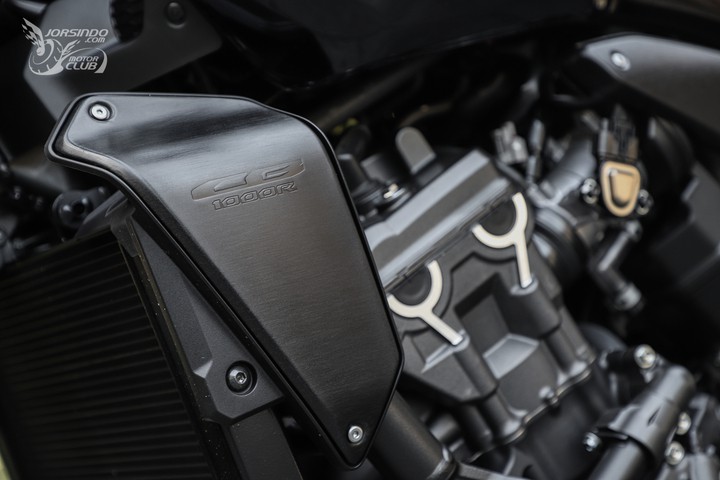 本田cbx1000摩托车试驾,试驾本田CB1000R