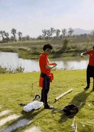 破案了！保利尼奥“特殊”庆祝动作疑早有策划，或是致敬鲁能！