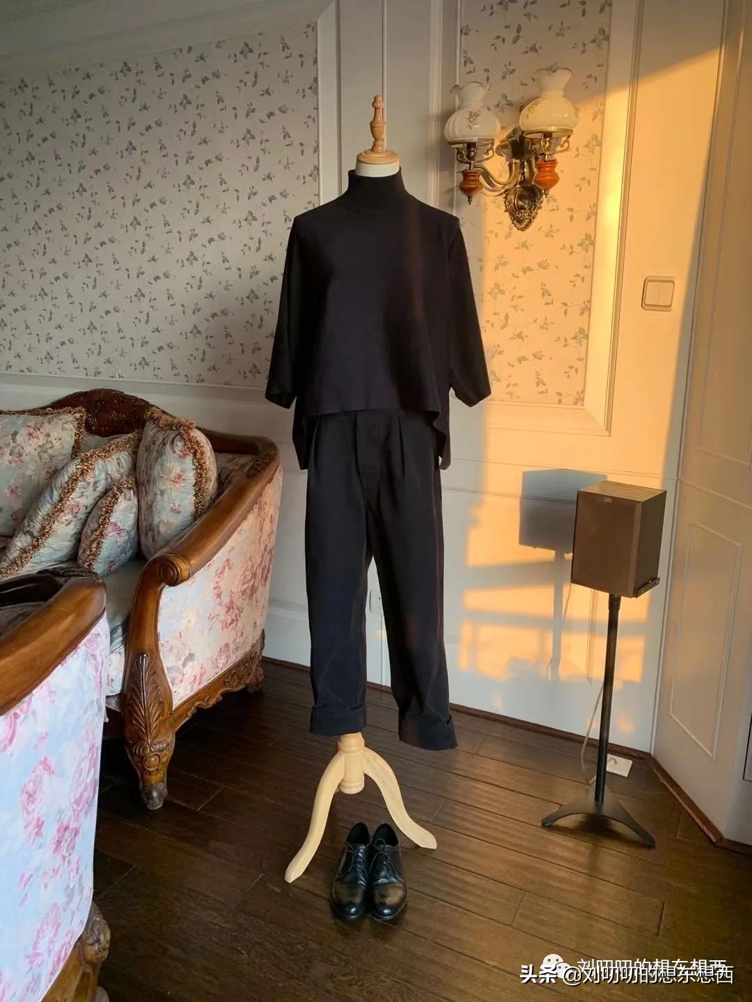 女人背厚夏天适合穿什么样的衣服,宽肩厚背的人穿什么好看