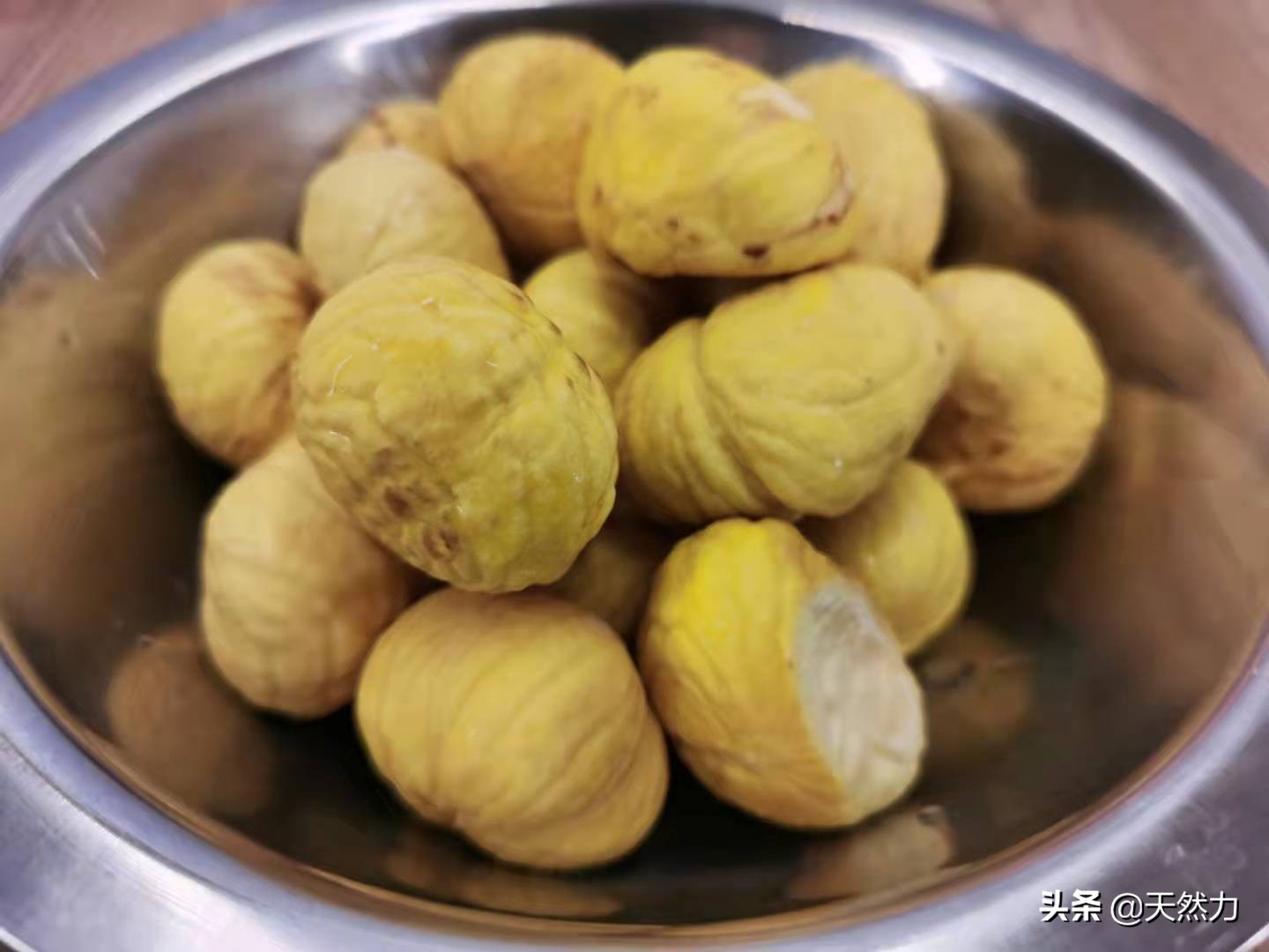 广东板栗骨头汤的做法,排骨靓汤家常煲汤大全