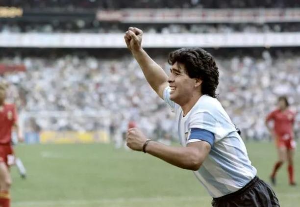 马拉多纳黑色法拉利,球王马拉多纳的车