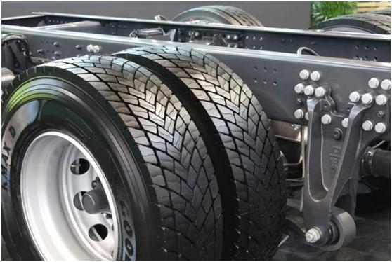 大客车轮毂一凹一凸,公交车轮毂为什么前凸后凹