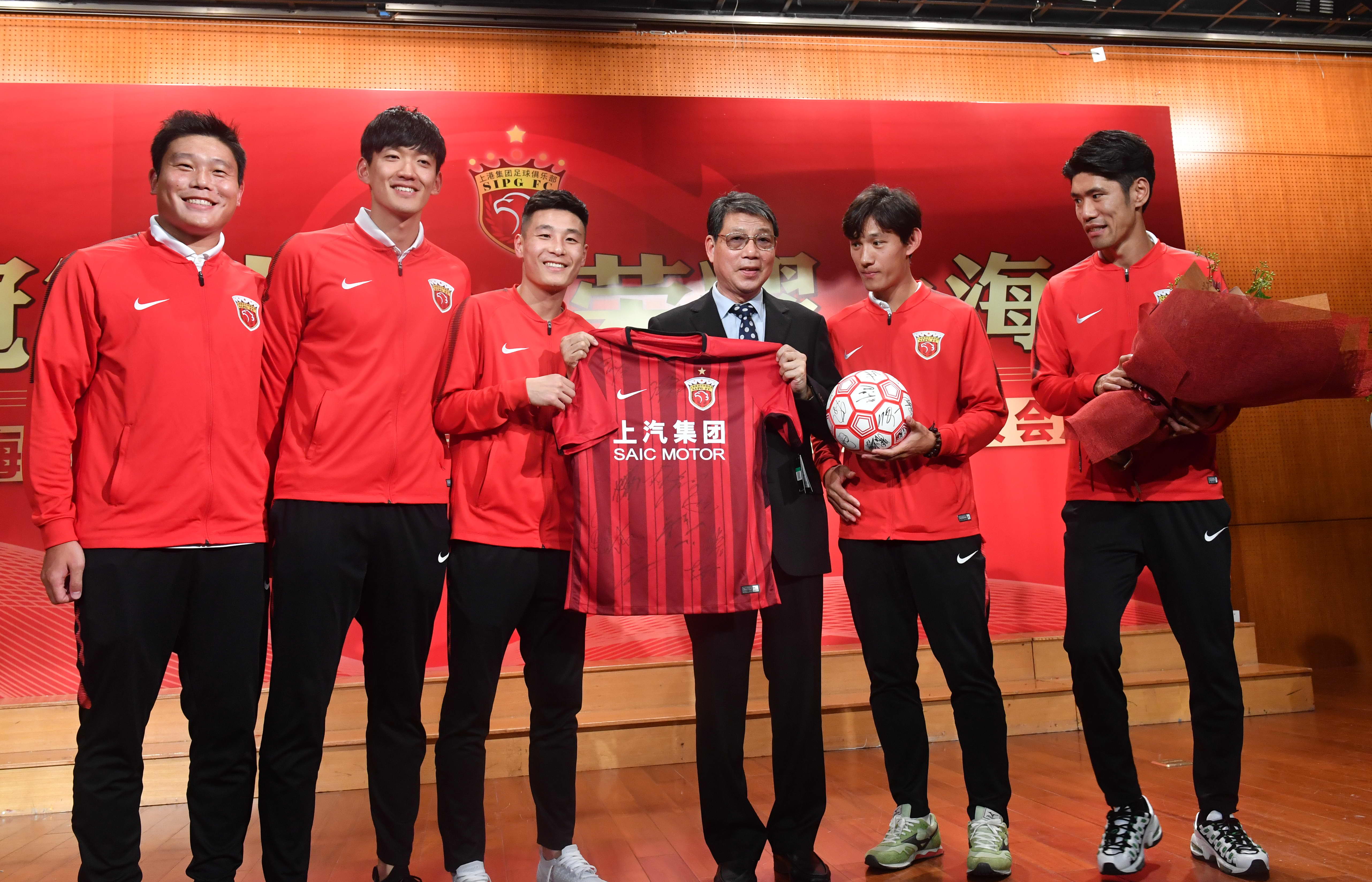 上海上港颁奖典礼徐根宝,上港庆功会徐根宝武磊