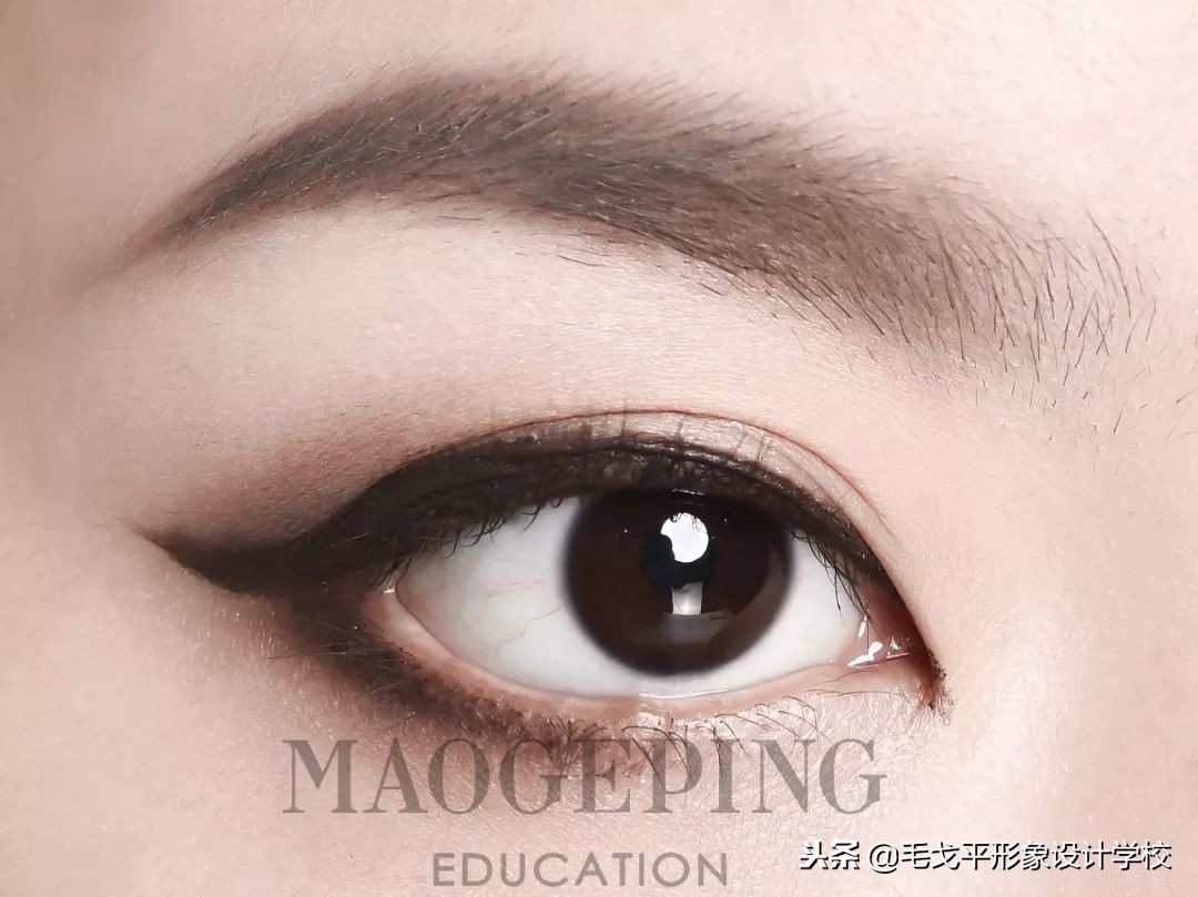 怎么画出整容脸,怎样画超干净的素颜卧蚕眼妆